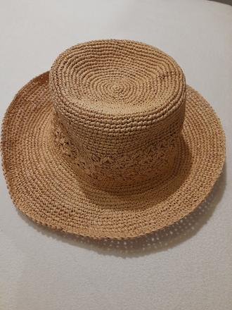 Klobúk nový, m