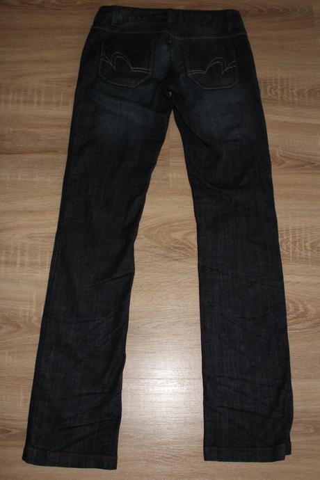 Tmavé rifle nenosené, s