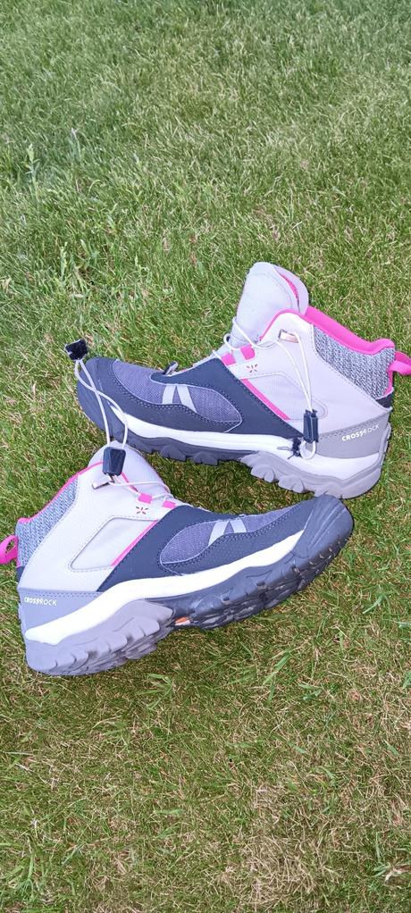 Outdoorové topánky, quechua,35