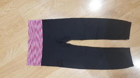 Čierne legíny v. s, s