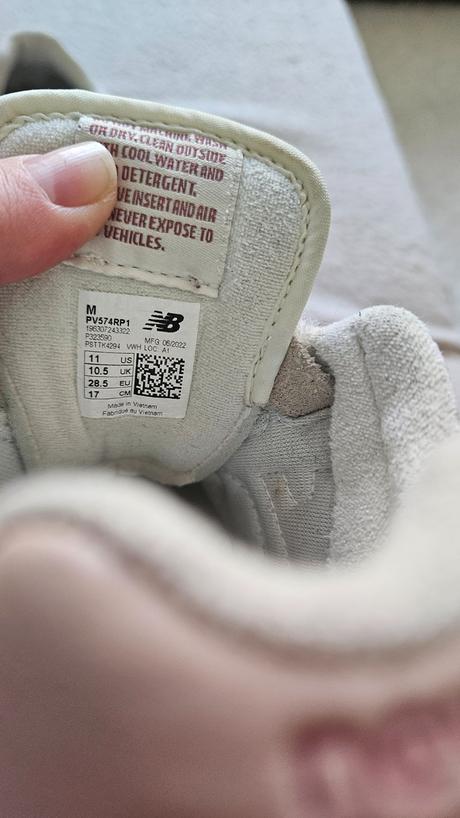 Botasky, new balance,28