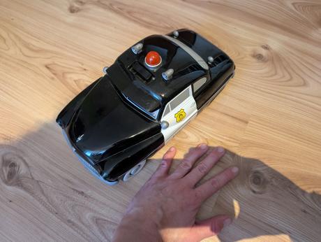 Auto policajné z rozprávky mcqueen,