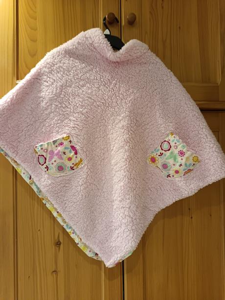 Dievčenské pončo, 128