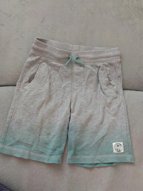 Šortky, f&f,128