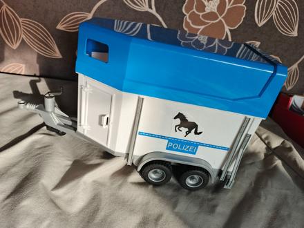 Bruder policajný náves pre kone, 