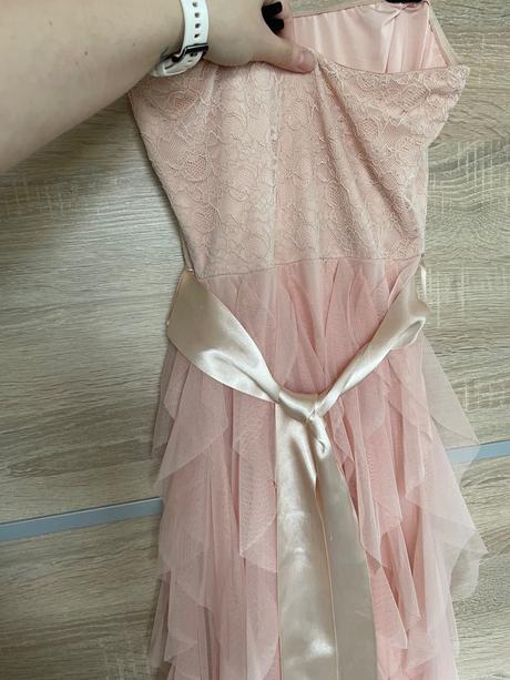 Prekrásne spoločenské šaty, l