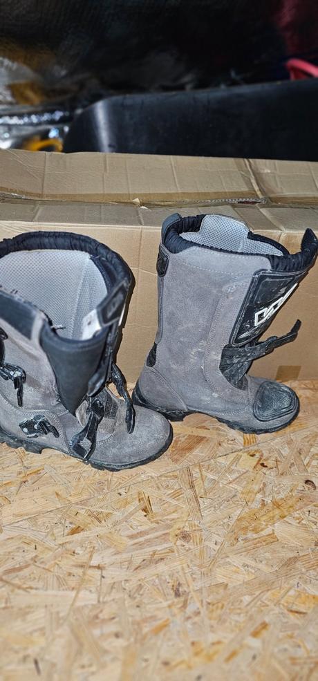 Čižmy na štvorkolku, 39