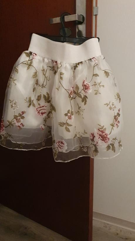 Elegantna kvetinova sukna, xs