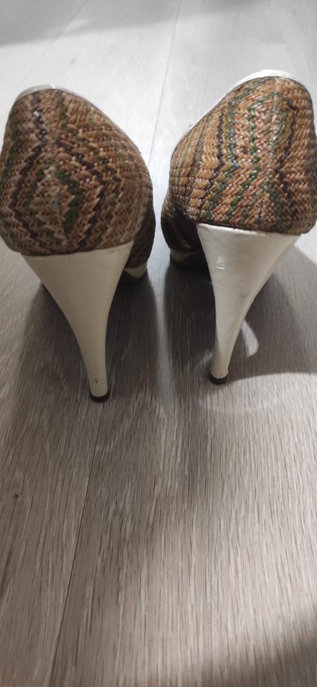 Vysoké lodičky, 40