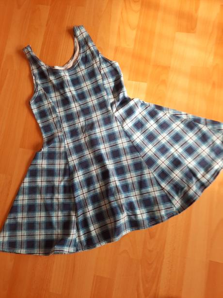 Dievčenské šaty, 140