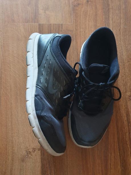 Botasky - rozne, nike,40