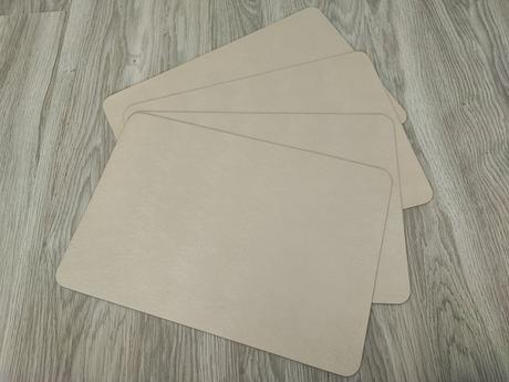 Prestieranie pod taniere, 