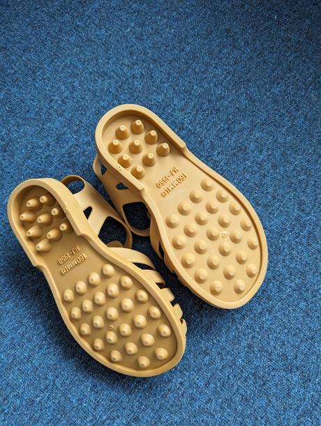 Gumené sandálky k vode oranzove, 26