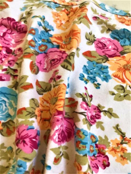 Kvetované tielko, m