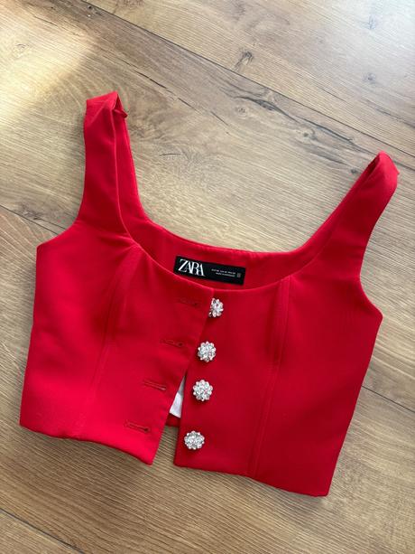 Červený komplet korzetového topu a bermúd s vysoký, zara,s