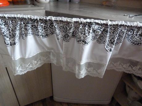 Vitrážková záclonka, 