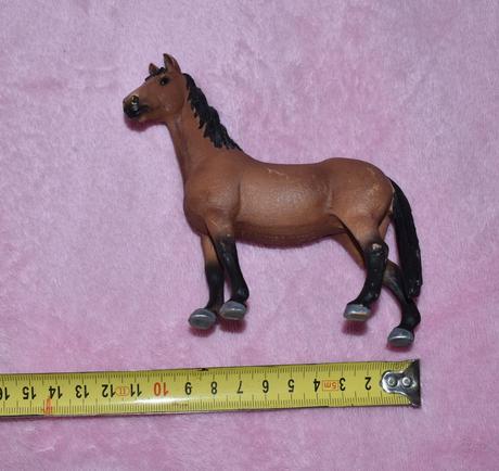 Schleich koníky poškodené,