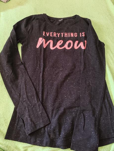 Cierne tričko d 64 cez prsia 44, 