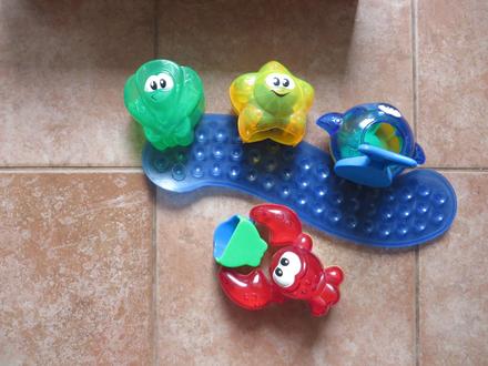 Kamaráti do vody - hračky od fisherprice - 6+,