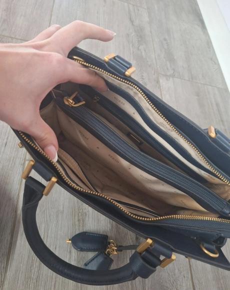 Kabelka guess, guess