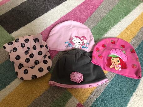 Šiltovka s uškami h&m + 3ks tenkých ciapociek, 92