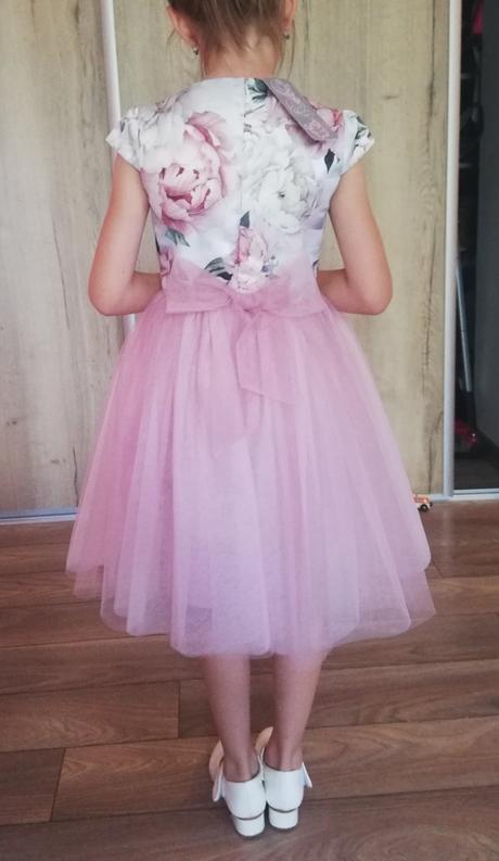 Šaty na predaj, 122