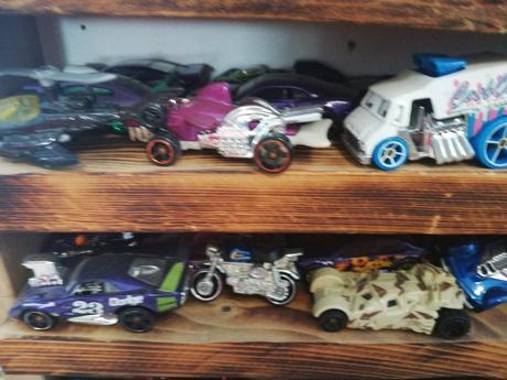 Ponúkam na predaj hot wheels, 