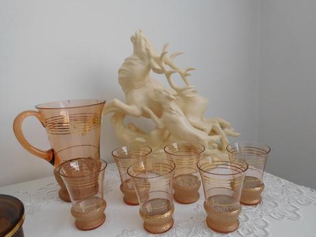 Sklo hnedasté, poháre na nožičke,poháre na limonád,