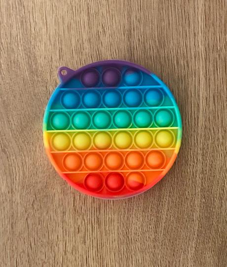 Dúhový pop it,