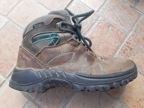 Turistická obuv, 33