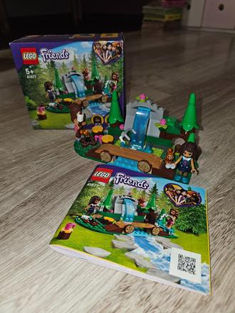 Lego vodopad v lese, 