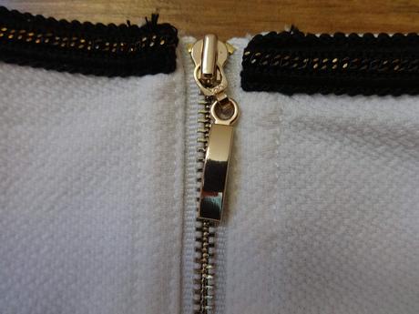 Krémové šaty s čiernym lemovaním, promod,40