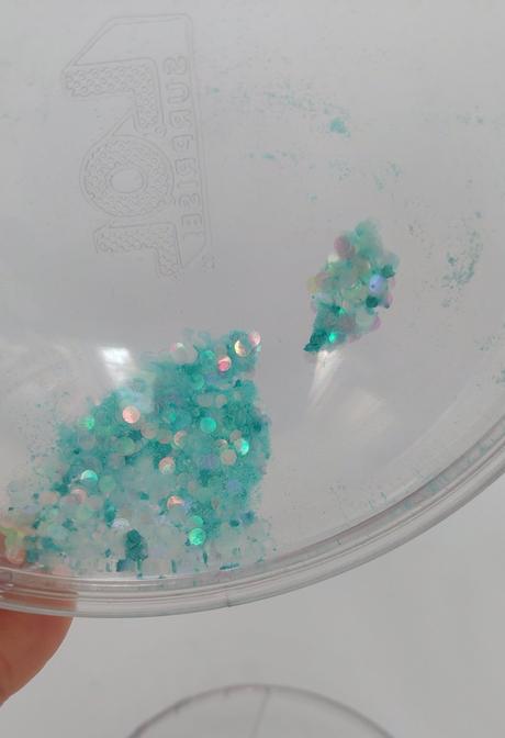 Lol babika vo vianočnej guli, 