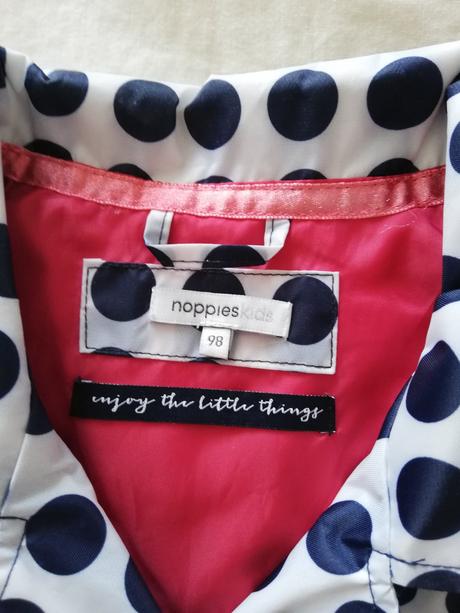 Kabátik do dažďa, 98