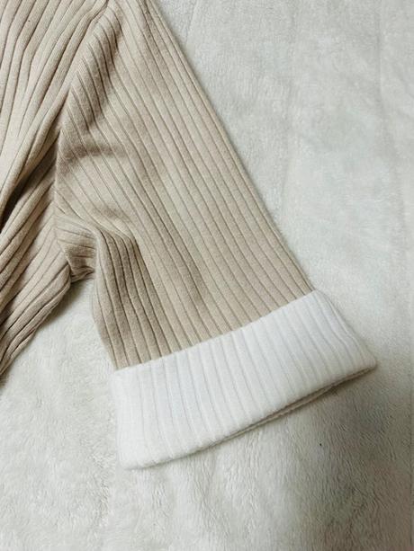 Vrúbkované tričko s bielym lemom, m