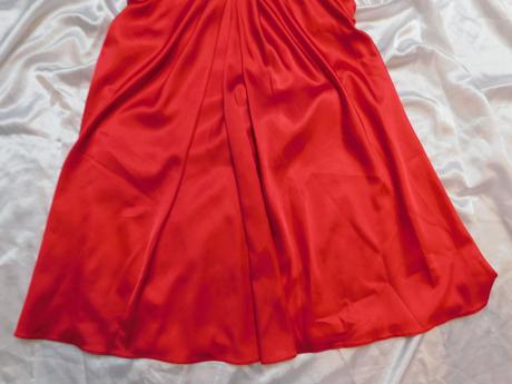 Velmi pekne saty na slavnost, 38