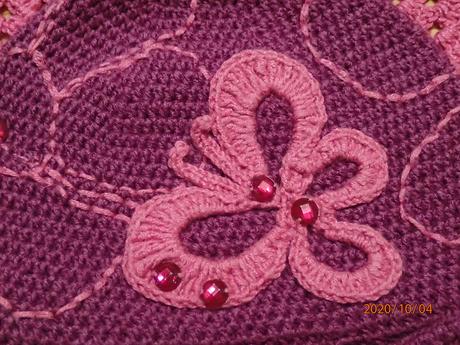 Háčkovaný kompletik jar-jeseň, 104