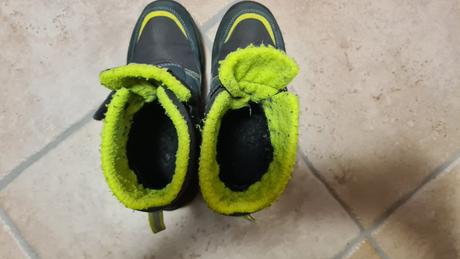 Výborný stav - 22 cm, primigi,35