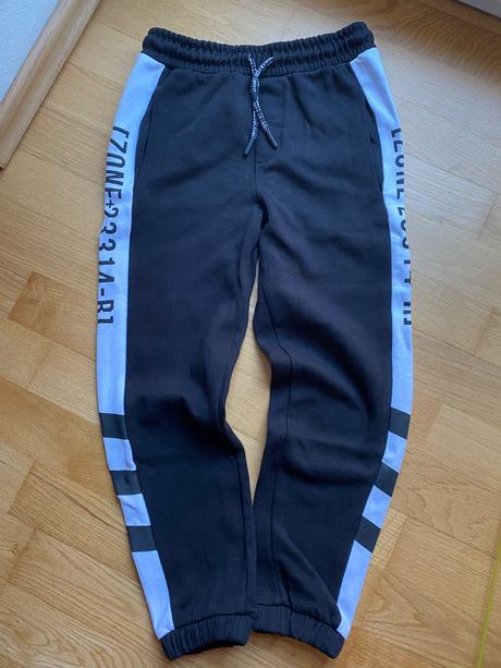 Teplaky v top stave, reserved,140