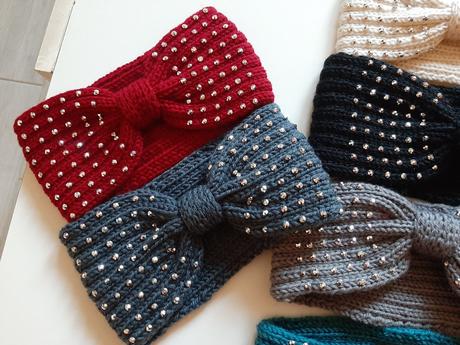 Pletené čelenky s kamienkami vo viacerých farbách,