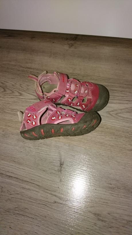 Športové sandálky, 24