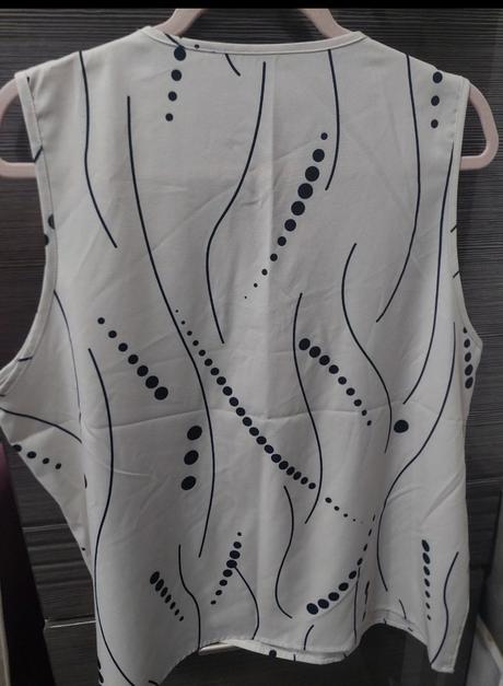 Biely top v.44, 44
