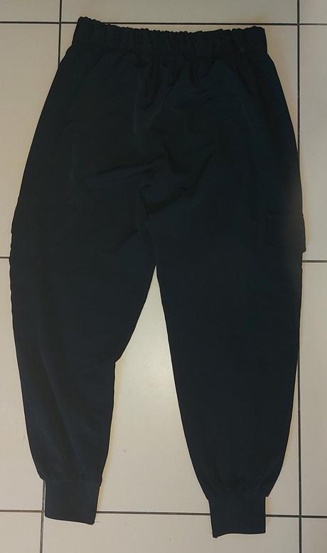Elegantnejšie čierne s patentom triedime šatník, zara,s