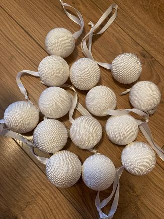 Biele vianočné gule 15ks,