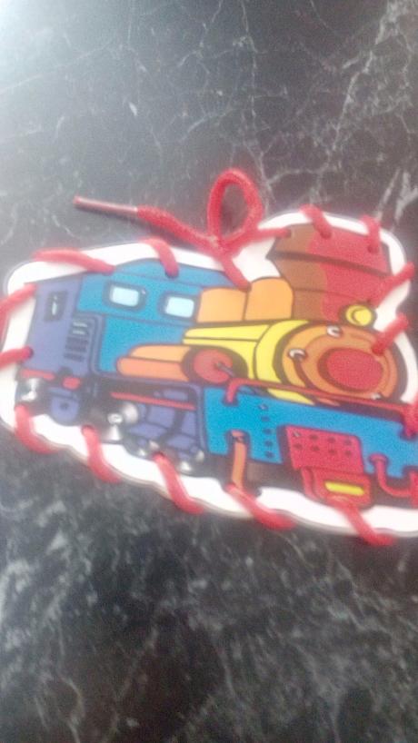 Kocky s rozpravkami, vlacik snurovaci, 