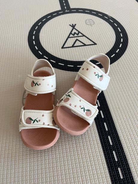 Sandalky liewood, 29