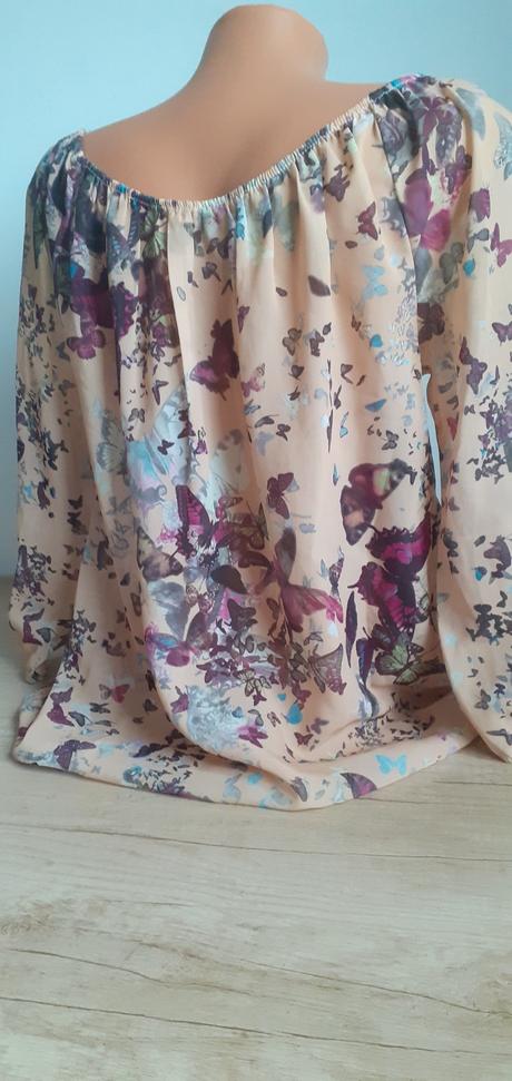 Blúzka s motylikmi, 