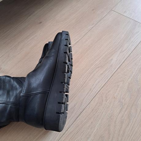 Koženne čižmy, 38