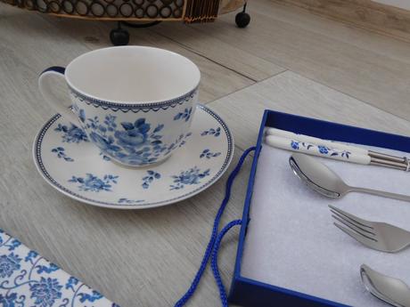 Hrnček čínsky príbor v krabičke, 