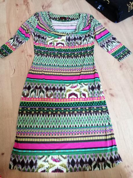 Farebné ľahké šaty, 38